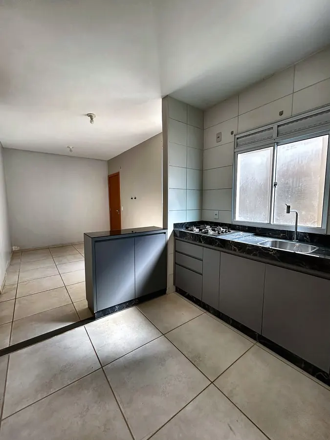 Cozinha com armários planejados